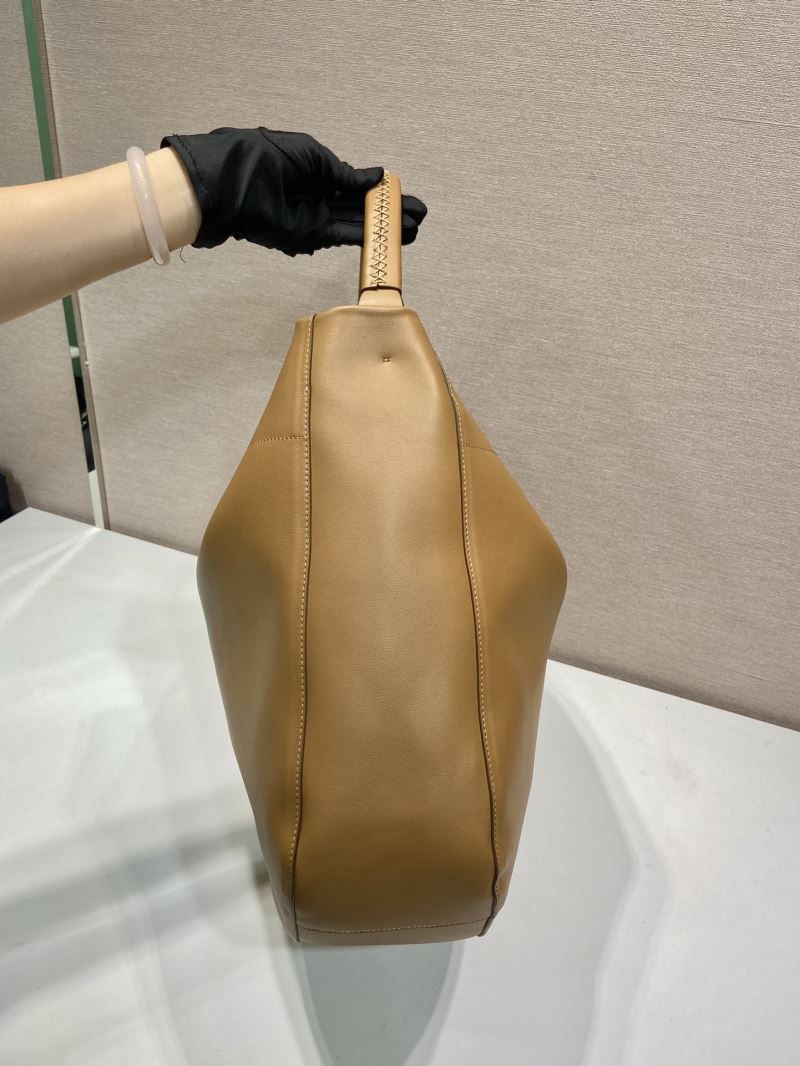 Pra*a tote bags